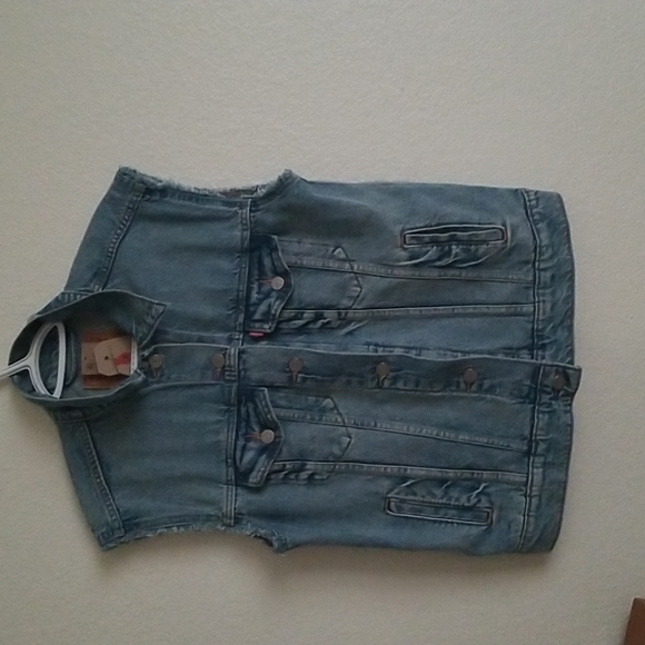 Levi faded vest new - Picture 3 of 3